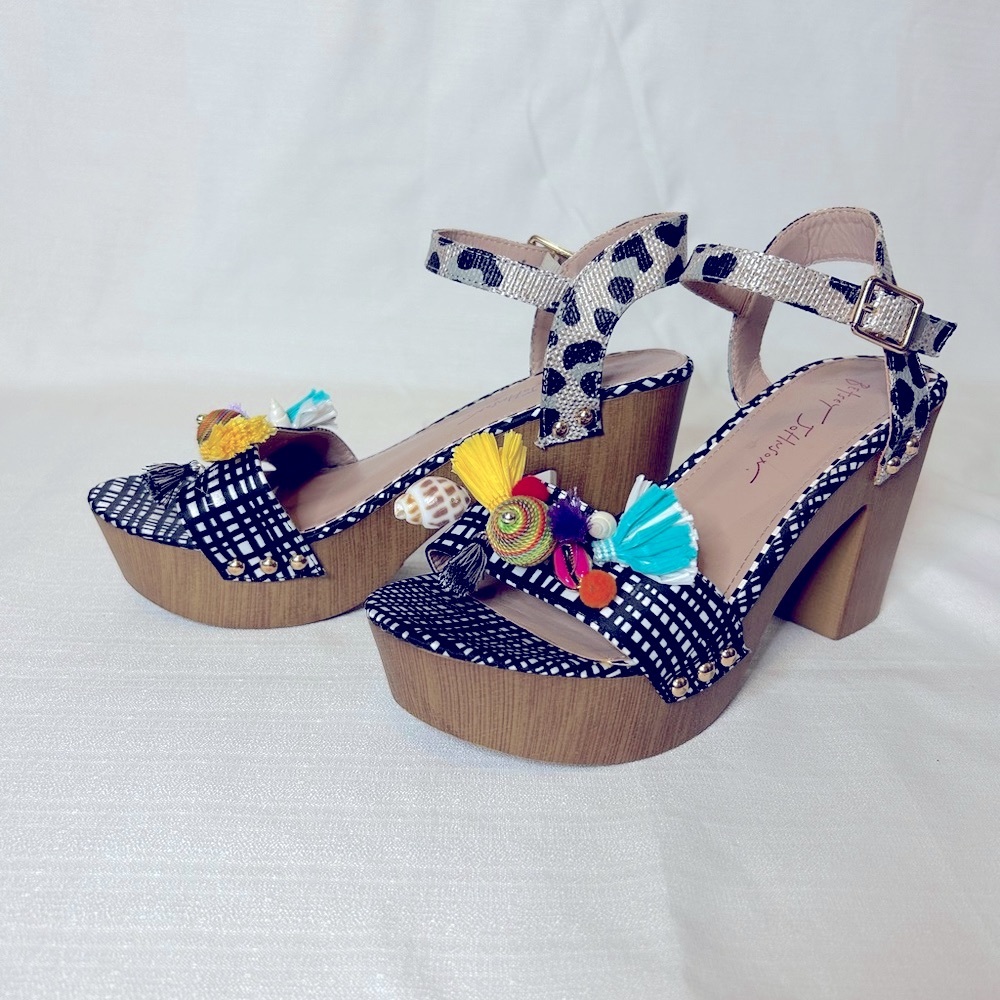 Fantastic Betsy Johnson Jillie Sandals Size 7 1/2 Excellent Condition